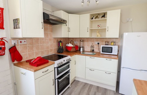 Frampton Cottage | POPPY COTTAGE, pet friendly, character holiday cottage in Heckington
