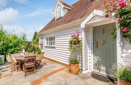 Faversham House | Poppy's Cottage