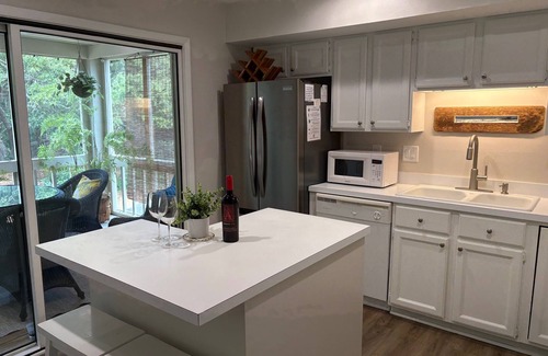 Spinnaker Beachhouses Villa | Popular Spinnaker Beach House! Close to Beach! Amenity Cards!