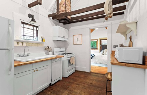 Cabbagetown House | Porch Cayenne by Minty Living