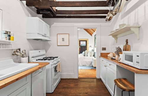 Cabbagetown House | Porch Cayenne by Minty Living