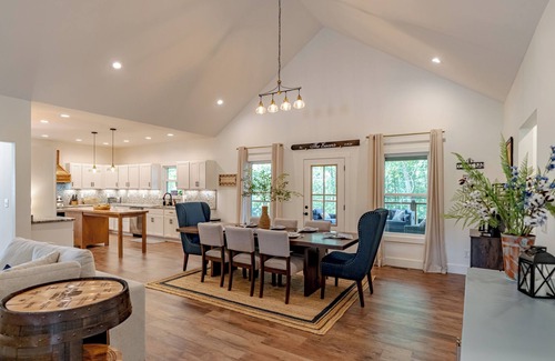 Falls of Rough House | Porch-lovers Paradise! SLEEPS 11-12. Multiple fire pits. Only 0.8mi to boat ramp