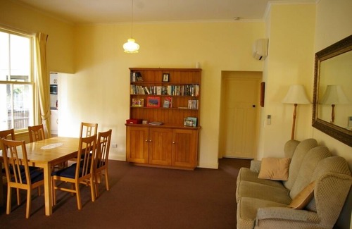 Lower Kaimai Condo | Poripori Homestead rural and close to the city