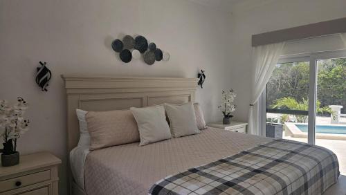 Rainbow Bay Villa | Porpoise Paradise Luxury Villa