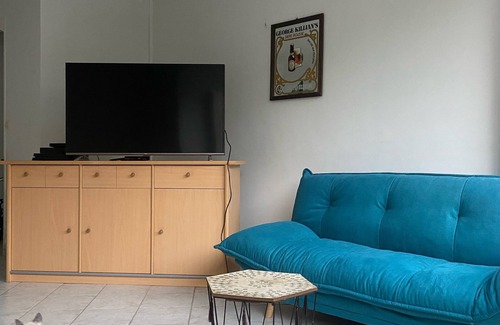Dunkerque-Sud Apartment | Port and sea