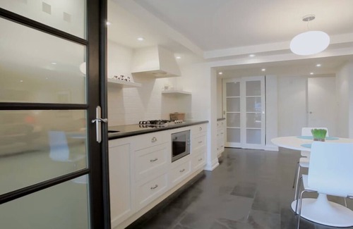 Mineola Apartment | Port Credit - Mineola Cottage