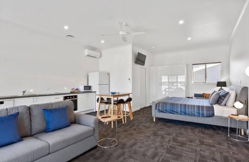 Port Lincoln Apartment | Port Lincoln Shark Apartments