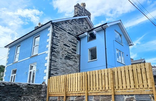 Porthmadog House | Porthmadog, Mountain Views, 5 Bedrooms, 5 Bathrooms, Sleeps 11