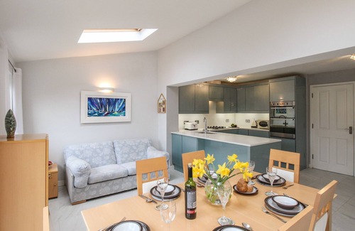 Wyke Regis Cottage | PORTLAND PEBBLE, pet friendly, country holiday cottage in Wyke Regis