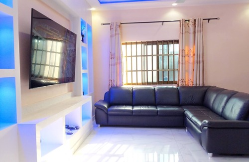 Porto-Novo House | Porto-Novo Charmed Townhouse