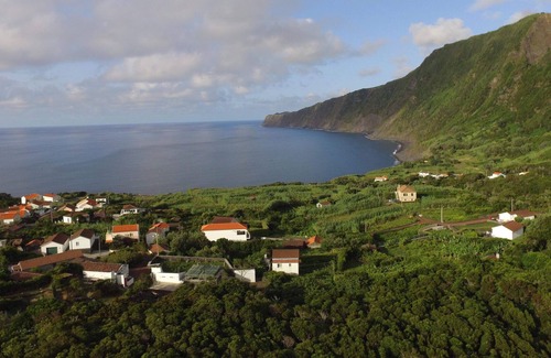 Praia do Norte House | Portugal House in Fajã, Faial Azores