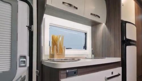 Faro Boat Rental | Portugals Infinity - AutoCaravana Luxo