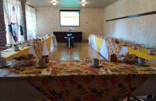 Zinapecuaro Hotel | Posada Los Colorines