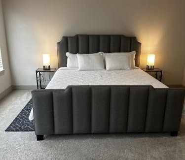Barker Apartment | Posh and Very Spacious Town House