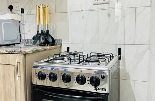 Kireka House | Posh Condo Near Metroplex Mall,Wifi,Dstv,Netflix