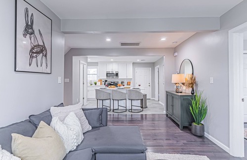 Scotch Plains House | Posh Living Spacious 4-bedroom Duplex Plainfield