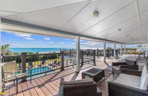 Golden Mile House | ﻿Posh Ocean Front: Huge Private Pool, Yard, Spa, Patio & Deck, BBQ, Game Room with 4 En-Suite Bathrooms