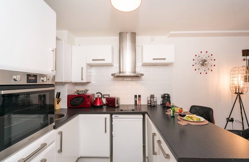 Hull Apartment | Posh Parlour By Jesouth