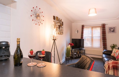 Hull Apartment | Posh Parlour By Jesouth