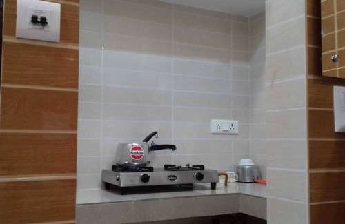 South Extension House | Posh south delhi foreigners place luxury room with kitchen