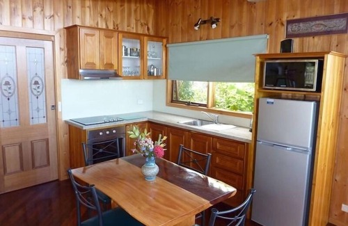 Johanna Cottage | Possum Cottage on the Great Ocean Road.