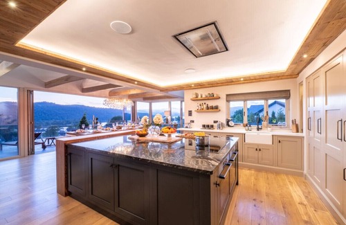 Bowness-on-Windermere House | Post Knott Lodge - Six Bedroom House, Sleeps 12