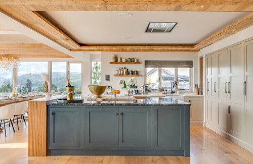 Bowness-on-Windermere House | Post Knott Lodge - Six Bedroom House, Sleeps 12