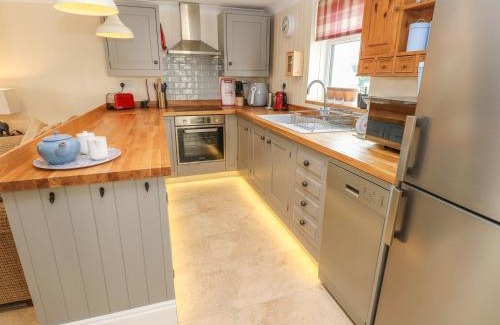 Kilgetty House | Pottery Cottage