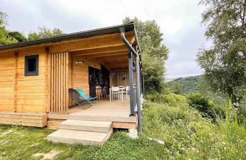 Neuveglise-sur-Truyere Ski Chalet | Pour les Curieux de L'insolite Nature