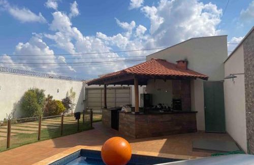 Jaboticabal House | Pousada e Edícula