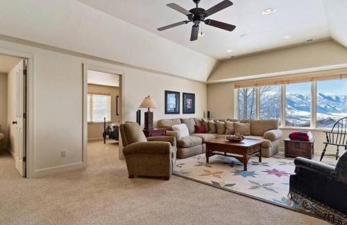 Eden House | Powder Mountain Wolf Den is Pet-Friendly