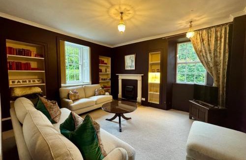 Tillicoultry Apartment | Powis House Mid Cottage
