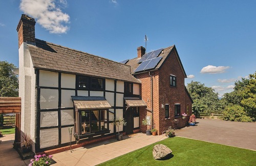 Pembridge Apartment | Powk Meadow Farmhouse - Luxury Cottages