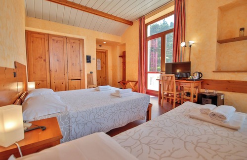 Fenestrelle Hotel | Pràcatinat Hotel & Restaurant