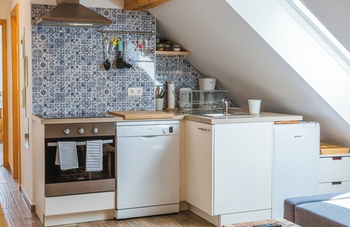 Radovljica Apartment | Pr'Jernejc agrotourism, 5km from Bled.