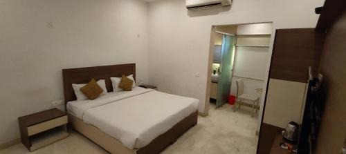 Chas Hotel | Prabhat Inn