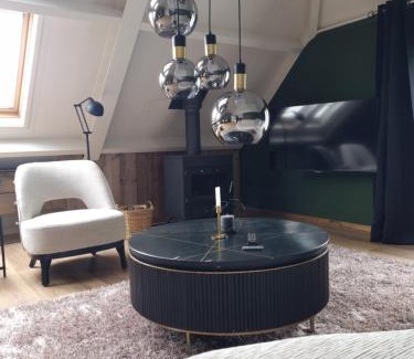 Lochem Apartment | Prachtig en zeer ruim vakantie-appartement "BijFlore"