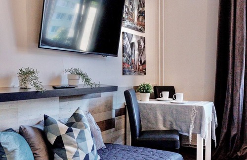 Stresovice Apartment | Prague Petite Price Penzion, Apartment 9, Sleeps 3, 10 min to Prague Center