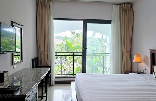 Cua Lap Hotel | Praha Hotel