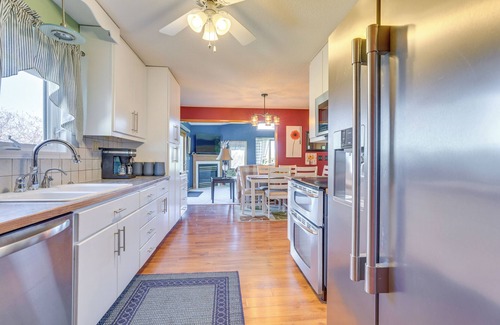 Prairie Du Chien House | Prairie du Chien Home w/Yard: 3 Mi to River!