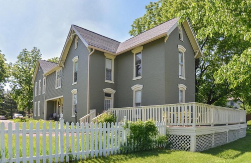 Fishers Bed & Breakfast | Prairie Guest House