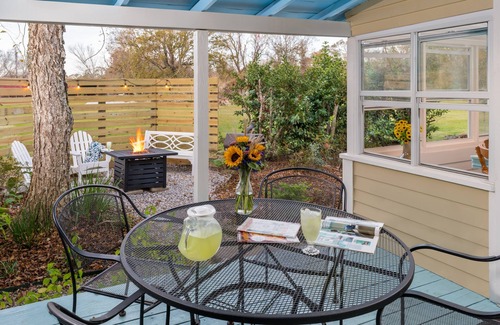 Rayne Cottage | Prairie Haven: Spacious Private Cottage in Cajun Country with 2 Bedrooms, Jetted Tub, and Garden Views