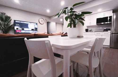 Fort Gary House | Prairie Luxury 2 Bedrooms Home