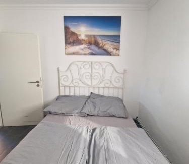 Neumuenster Apartment | Praktische Unterkunft im EG