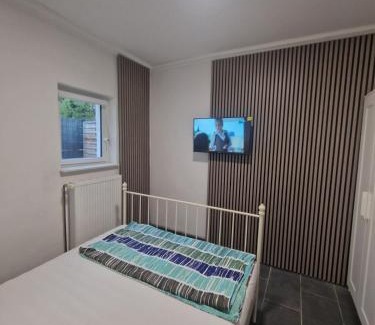 Neumuenster Apartment | Praktische Unterkunft im EG