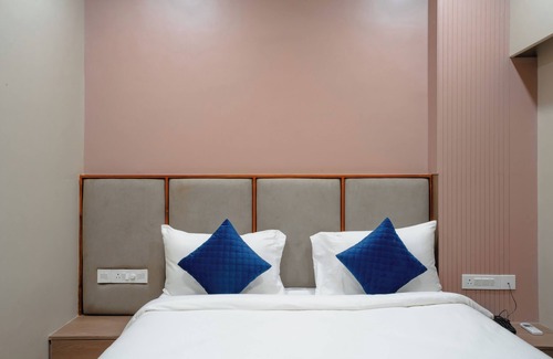 Nadiad Hotel | Prarambh By Siara