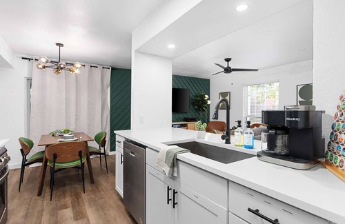 South Lamar House | Premier Access to Zilker Park & South Congress