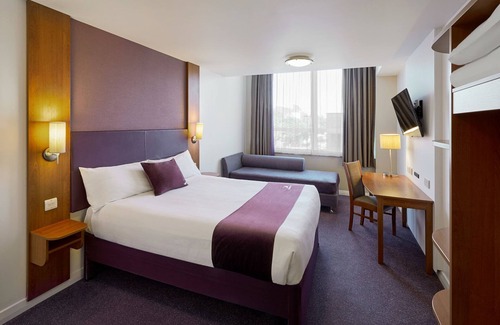 Gilmorton Hotel | Premier Inn Coventry East - M6 J2