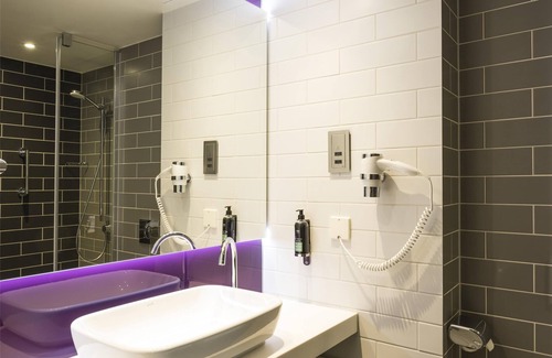 Unterwiehre-Nord Hotel | Premier Inn Freiburg City Süd