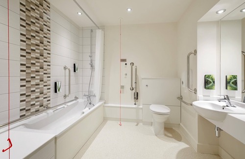 Waddon Hotel | Premier Inn London Croydon - Purley A23